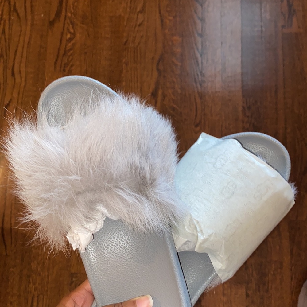 womens ugg fur slippers size 7